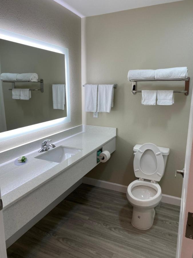 Hotel Desoto Олив Бранч Екстериор снимка